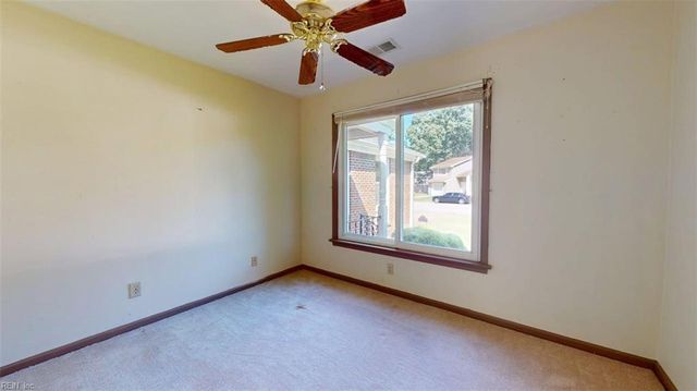714 Galahad DR, Newport News, VA 23608