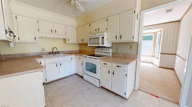 714 Galahad DR, Newport News, VA 23608