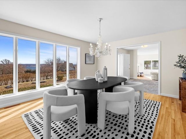 95 Holman St, Portsmouth, RI 02871