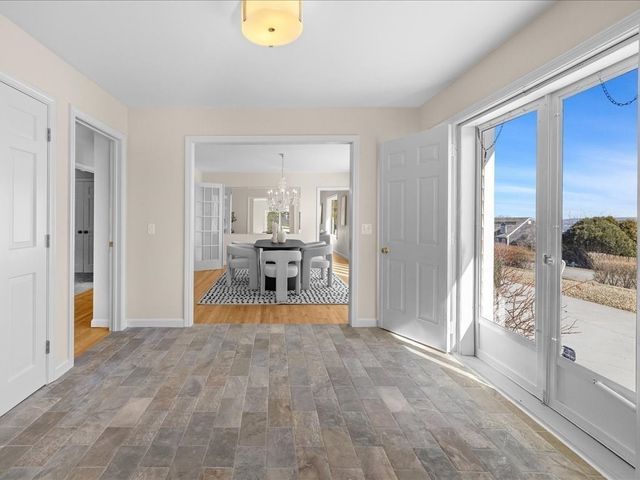 95 Holman St, Portsmouth, RI 02871