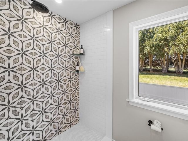 95 Holman St, Portsmouth, RI 02871