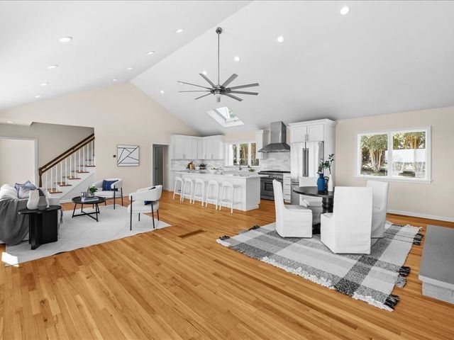 95 Holman St, Portsmouth, RI 02871