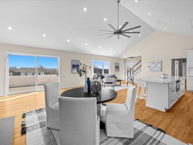 95 Holman St, Portsmouth, RI 02871