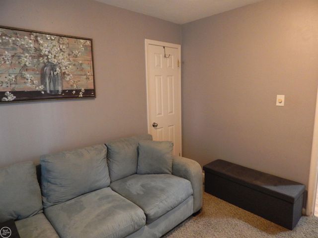 27200 Larchmont Street, Saint Clair Shores, MI 48081