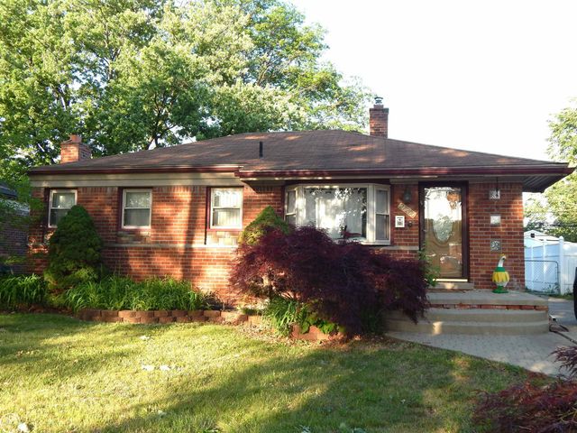 27200 Larchmont Street, Saint Clair Shores, MI 48081