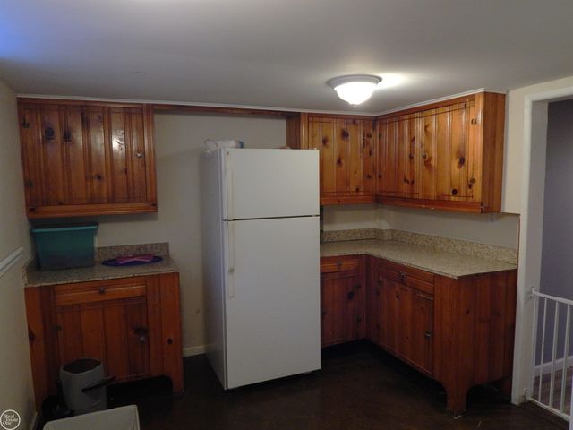 27200 Larchmont Street, Saint Clair Shores, MI 48081
