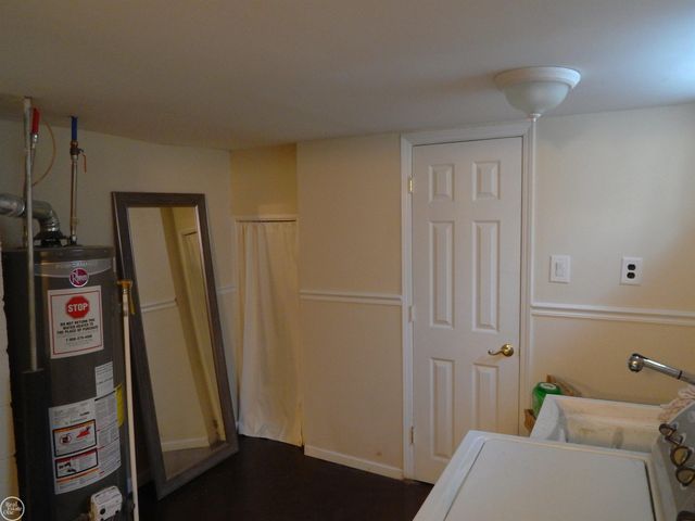 27200 Larchmont Street, Saint Clair Shores, MI 48081