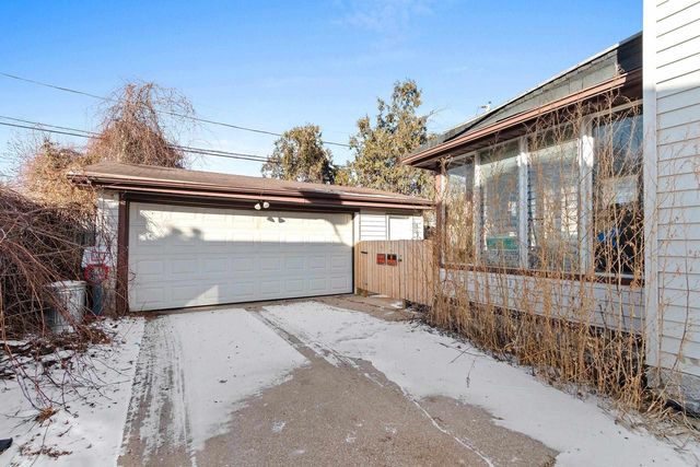 1312 S RIVERDALE DRIVE, Appleton, WI 54914