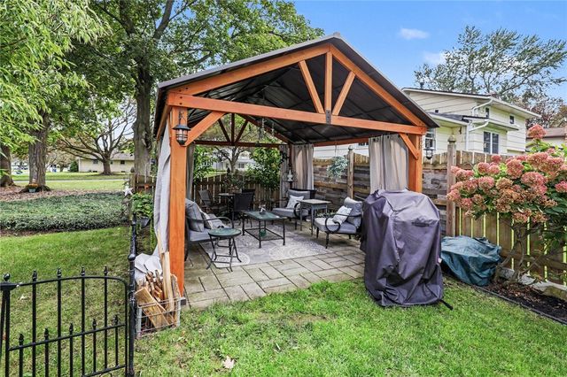 277 Country Shire Drive, Greece, NY 14626