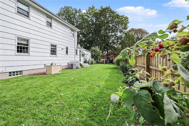 277 Country Shire Drive, Greece, NY 14626