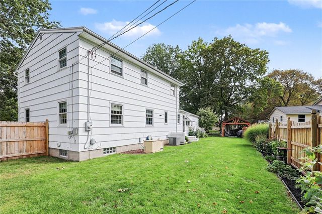 277 Country Shire Drive, Greece, NY 14626