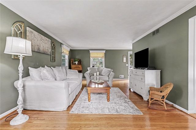 277 Country Shire Drive, Greece, NY 14626