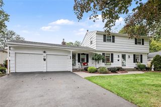 277 Country Shire Drive, Greece, NY 14626