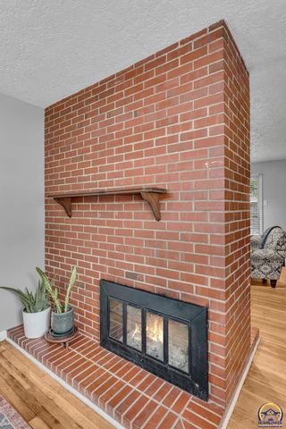 2830 SW Indian Trail, Topeka, KS 66614