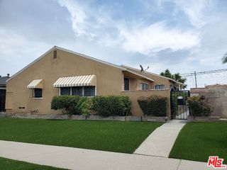 9424 S Manhattan Place, Los Angeles, CA 90047