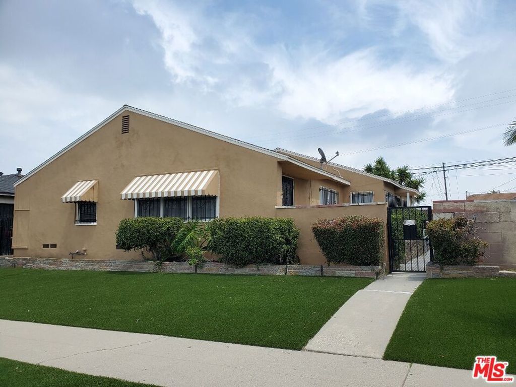 9424 S Manhattan Place, Los Angeles, CA 90047