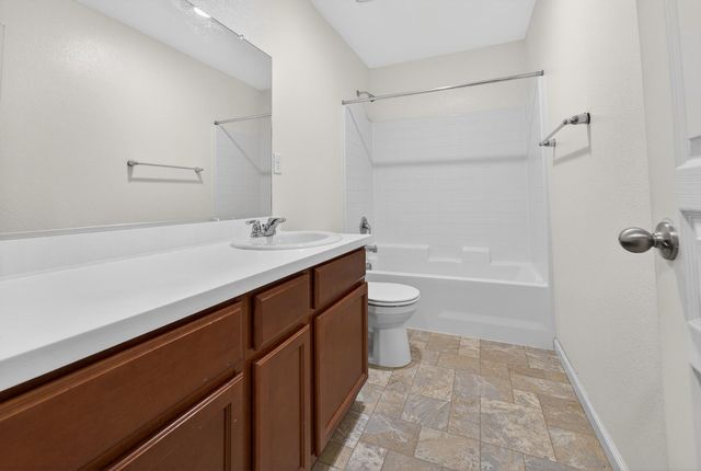 4910 E Alexander Ave, Fresno, CA 93725