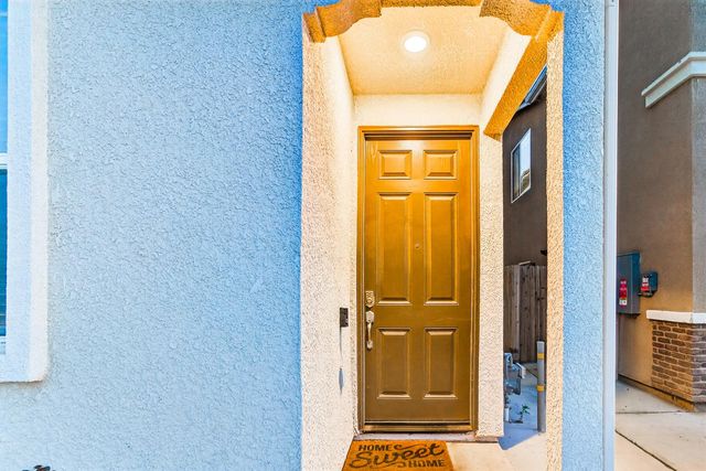 4910 E Alexander Ave, Fresno, CA 93725