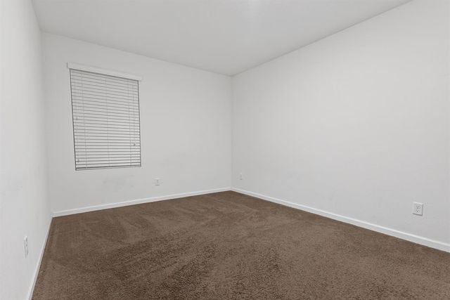 4910 E Alexander Ave, Fresno, CA 93725