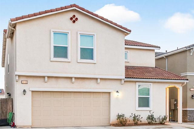 4910 E Alexander Ave, Fresno, CA 93725