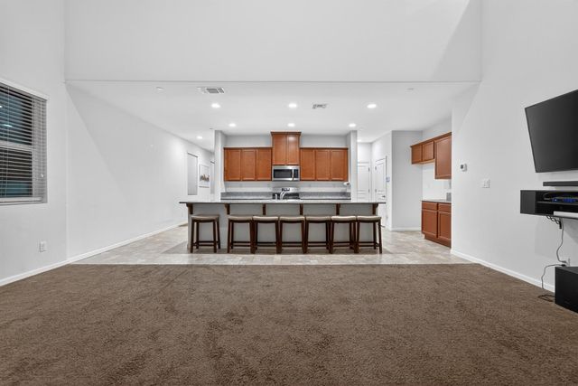 4910 E Alexander Ave, Fresno, CA 93725