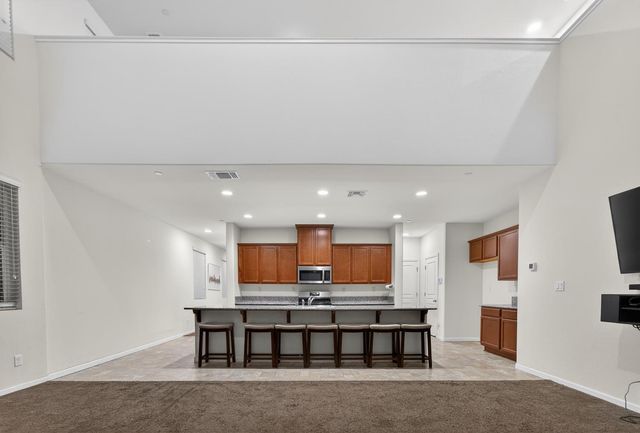 4910 E Alexander Ave, Fresno, CA 93725