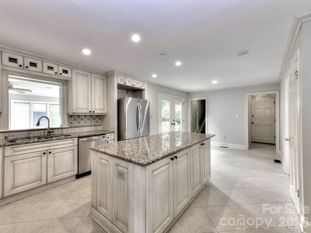 1401 Heatherloch Drive, Gastonia, NC 28054