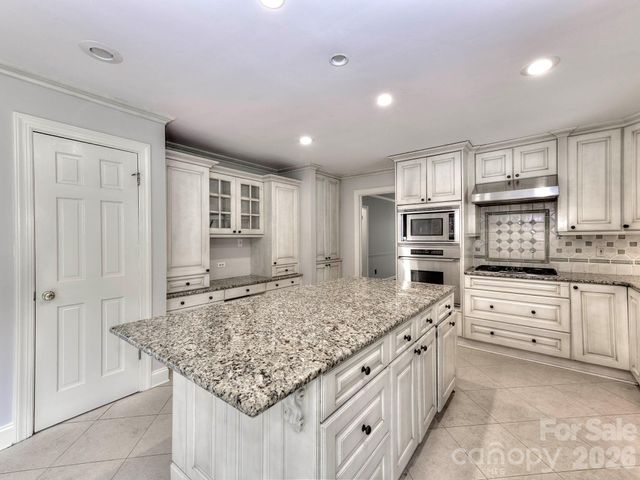 1401 Heatherloch Drive, Gastonia, NC 28054