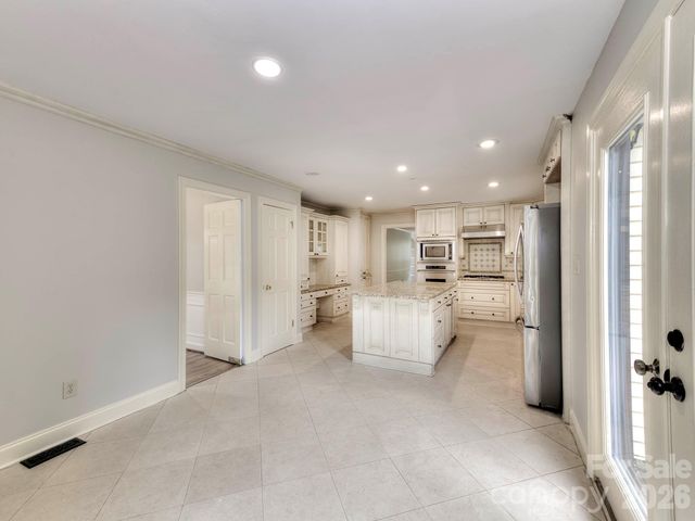 1401 Heatherloch Drive, Gastonia, NC 28054