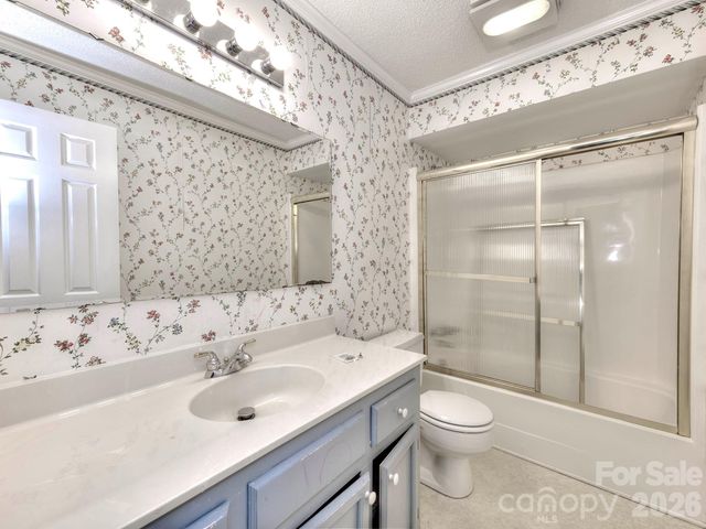 1401 Heatherloch Drive, Gastonia, NC 28054