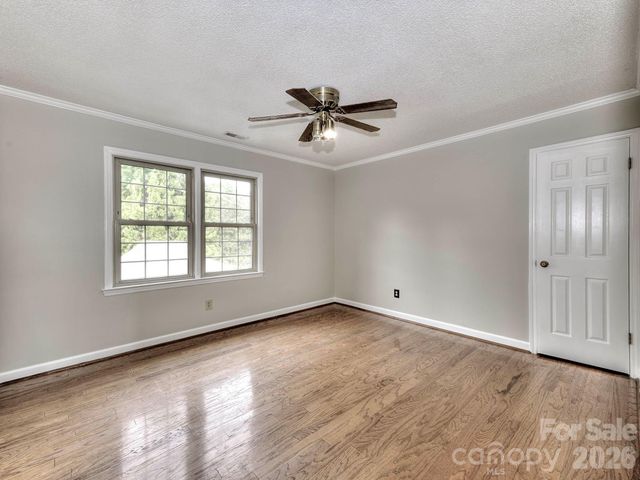 1401 Heatherloch Drive, Gastonia, NC 28054