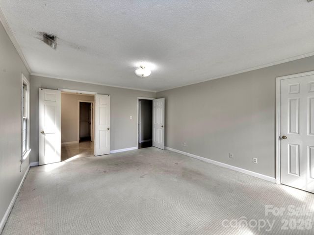 1401 Heatherloch Drive, Gastonia, NC 28054