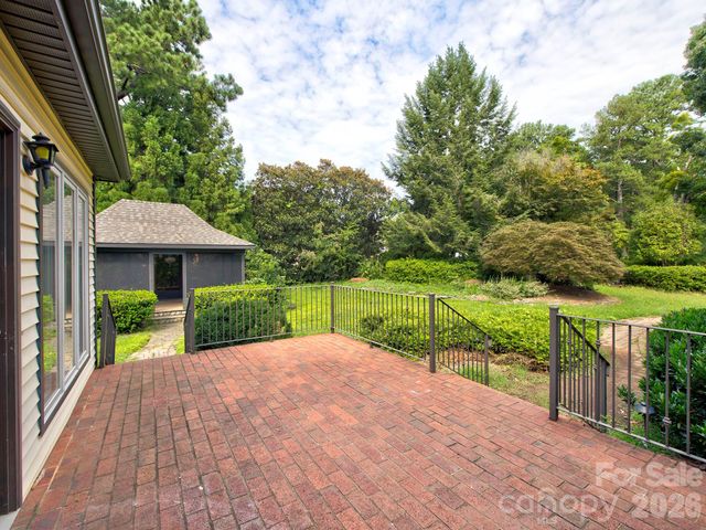 1401 Heatherloch Drive, Gastonia, NC 28054