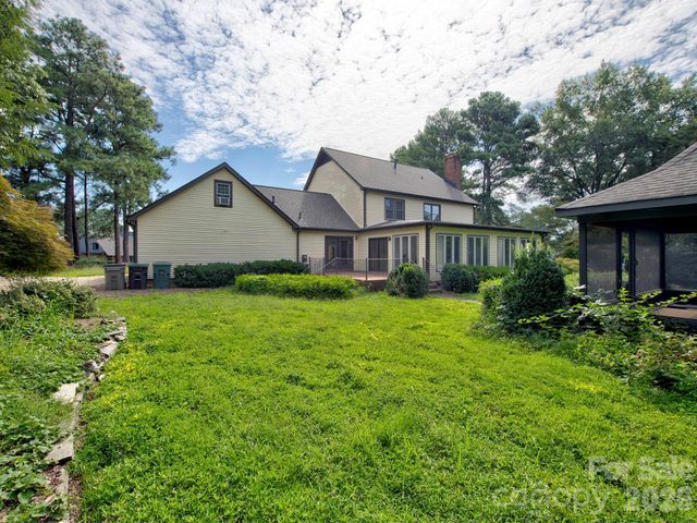 1401 Heatherloch Drive, Gastonia, NC 28054