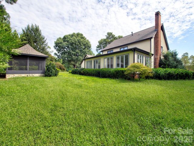 1401 Heatherloch Drive, Gastonia, NC 28054