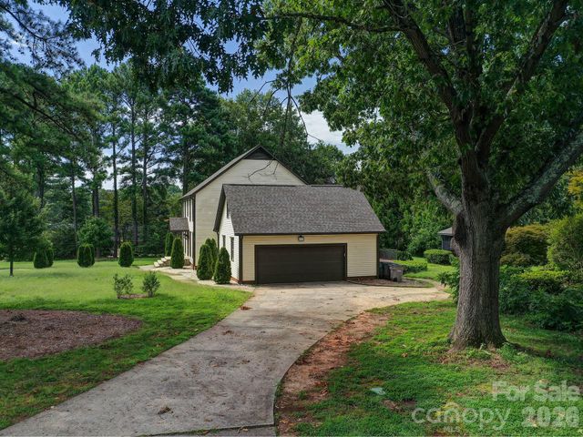 1401 Heatherloch Drive, Gastonia, NC 28054