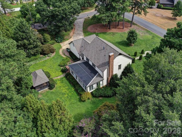 1401 Heatherloch Drive, Gastonia, NC 28054