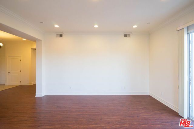 8610 Chalmers Drive 406, Los Angeles, CA 90035