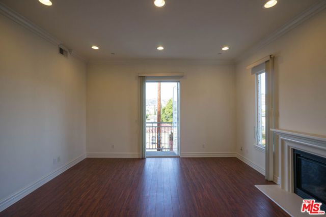 8610 Chalmers Drive 406, Los Angeles, CA 90035