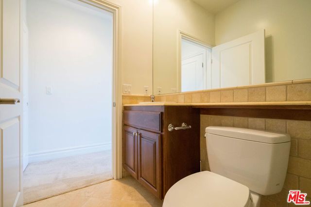 8610 Chalmers Drive 406, Los Angeles, CA 90035