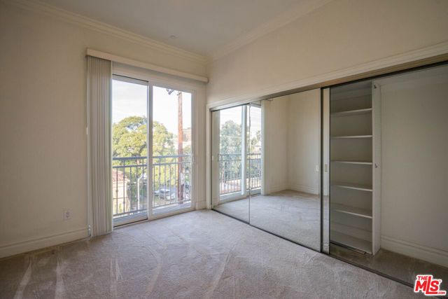 8610 Chalmers Drive 406, Los Angeles, CA 90035