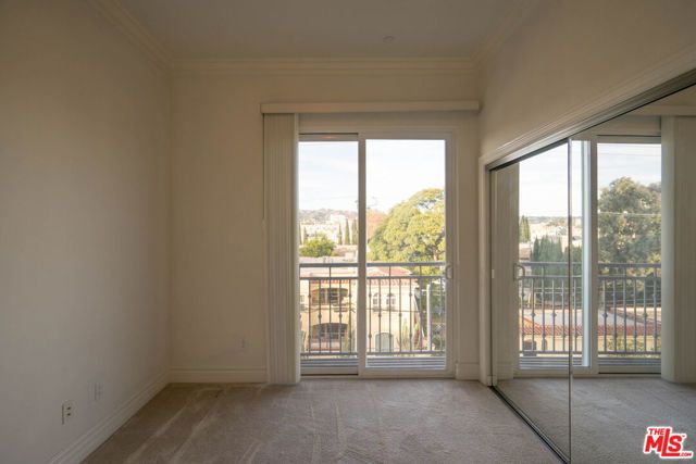 8610 Chalmers Drive 406, Los Angeles, CA 90035