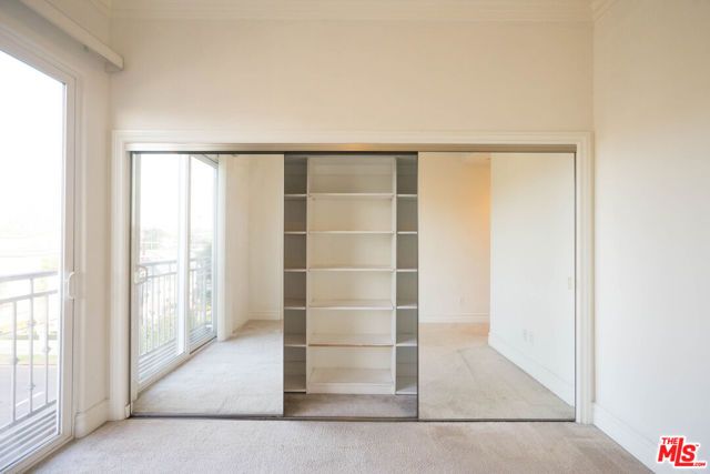 8610 Chalmers Drive 406, Los Angeles, CA 90035