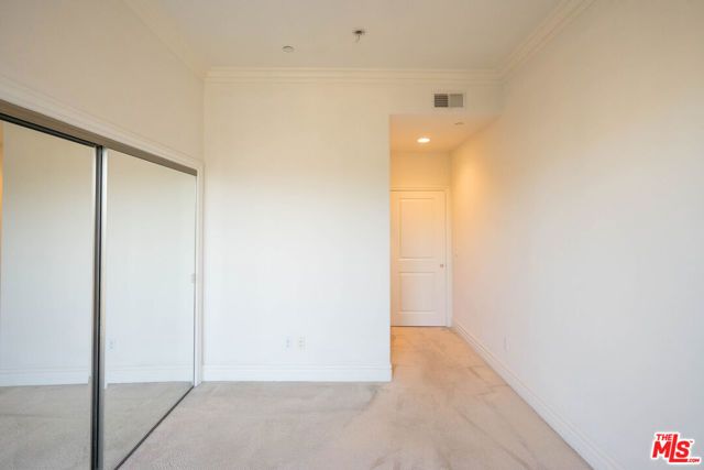 8610 Chalmers Drive 406, Los Angeles, CA 90035