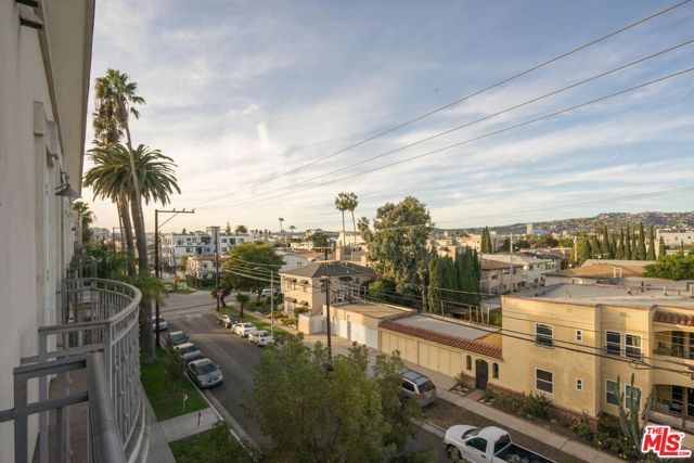 8610 Chalmers Drive 406, Los Angeles, CA 90035