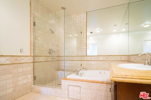 8610 Chalmers Drive 406, Los Angeles, CA 90035