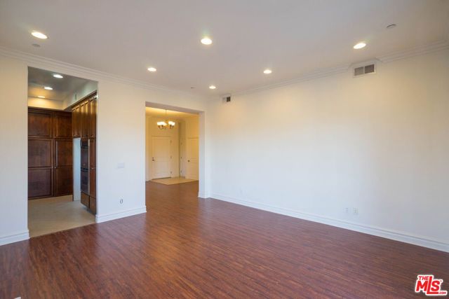 8610 Chalmers Drive 406, Los Angeles, CA 90035
