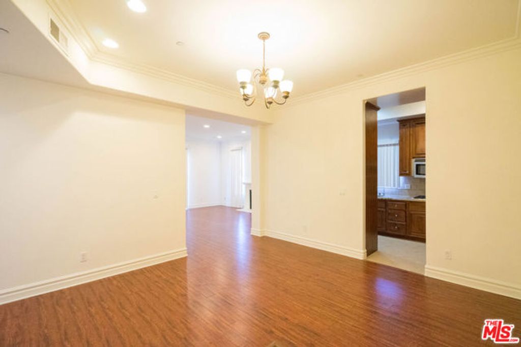 8610 Chalmers Drive 406, Los Angeles, CA 90035