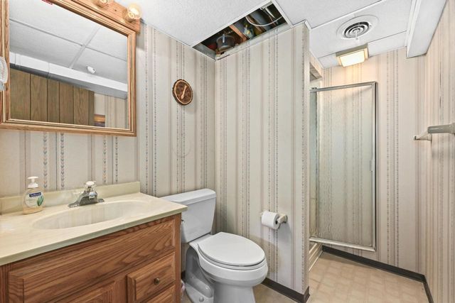 895 Copenhill DRIVE, Waukesha, WI 53186