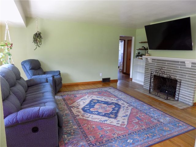 175 7th Street Ext., New Kensington, PA 15068